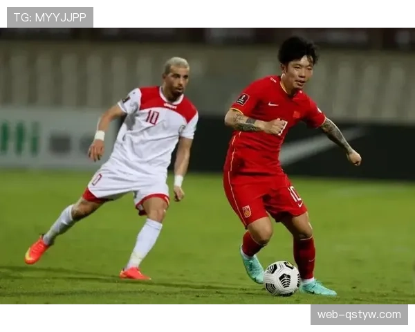 撕开防线小罗本赛季转为组织者直塞较之上季更具威胁